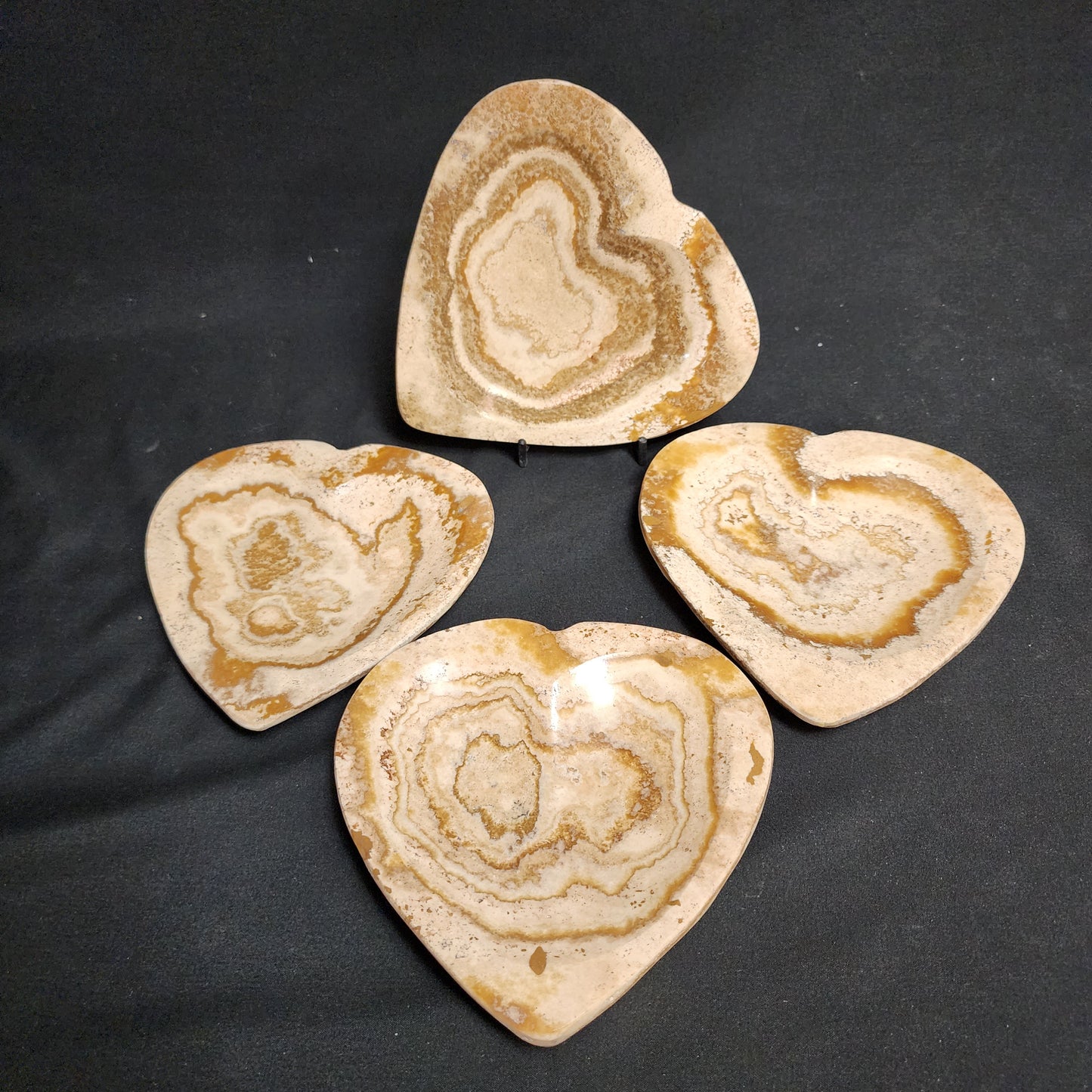 Sandy White Aragonite Heart Plates