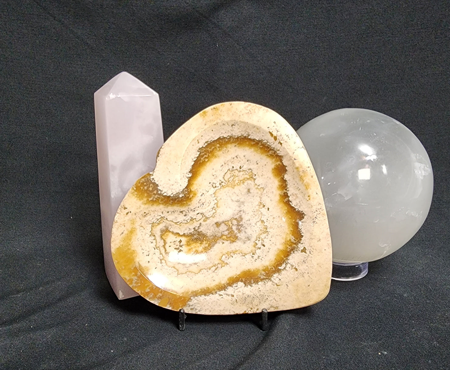 Sandy White Aragonite Heart Plates