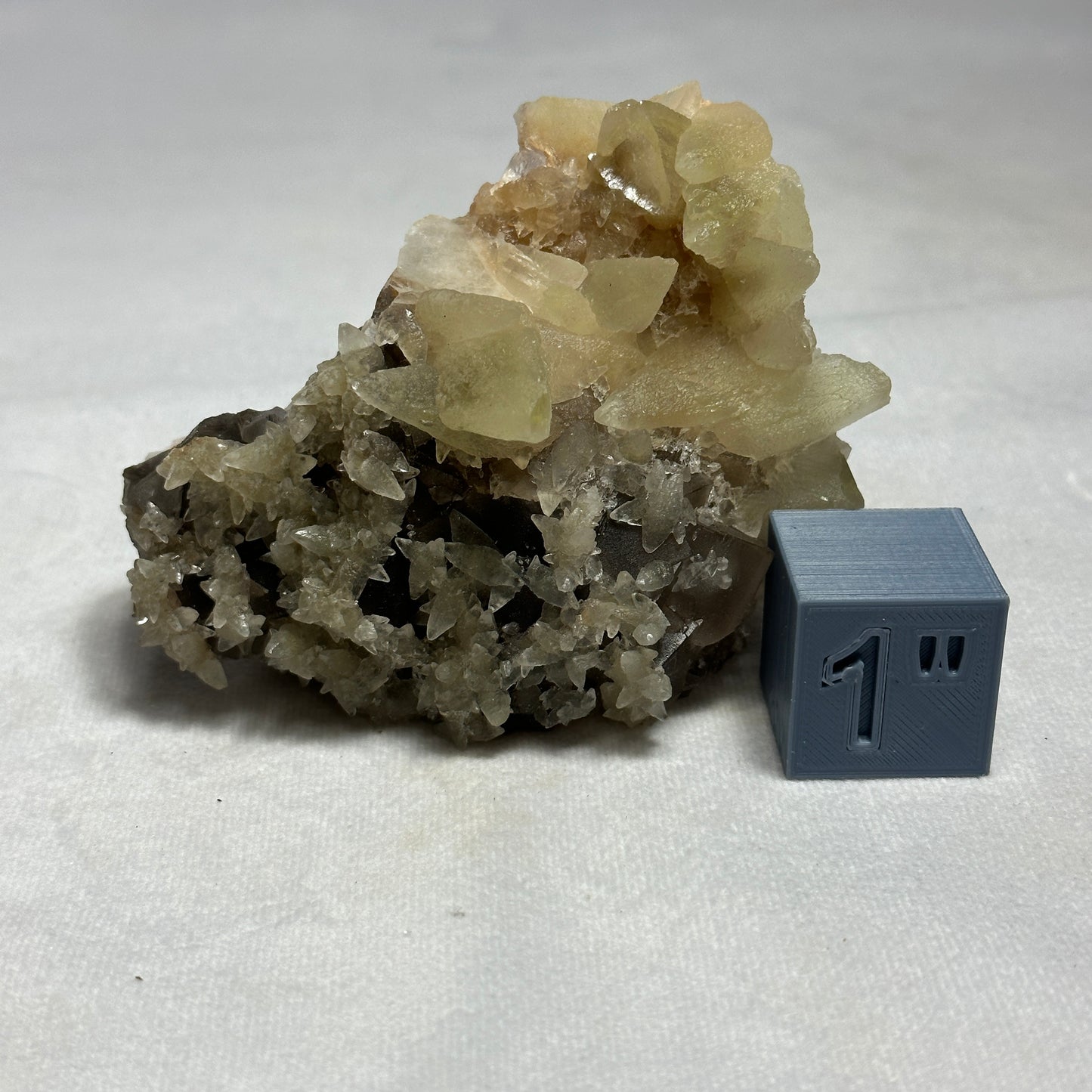 Eye-Catching Dogtooth Calcite and Fluorite