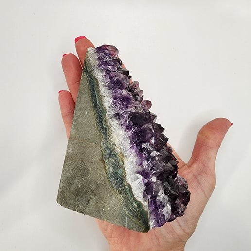 Dazzling Amethyst Cut Base