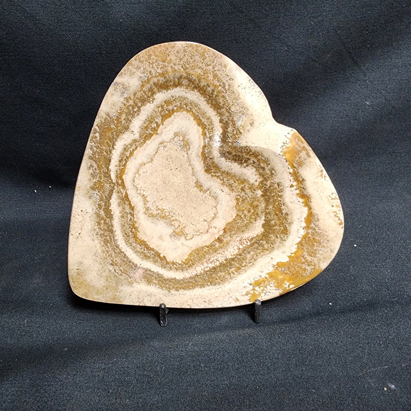 Sandy White Aragonite Heart Plates