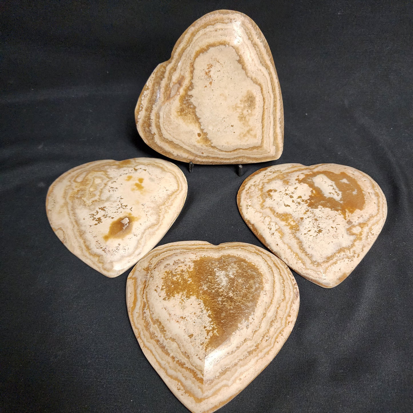 Sandy White Aragonite Heart Plates