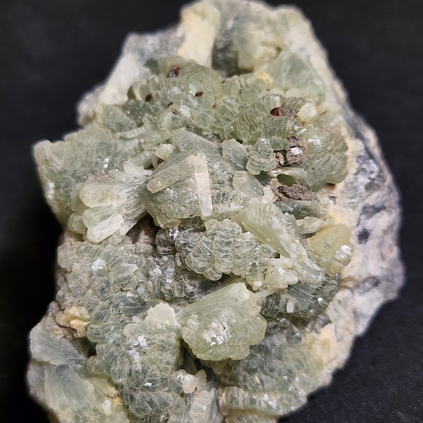 Small Prehnite