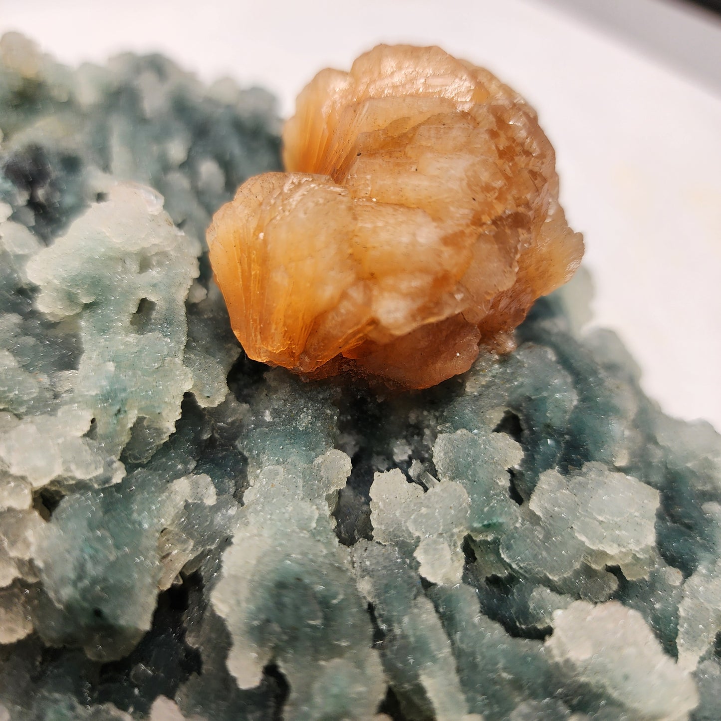 Stunning Stillbite on Chalcedony and Calcite